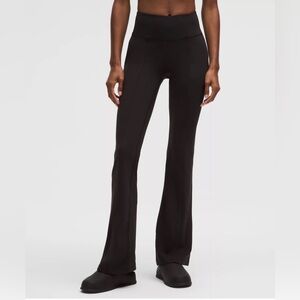 Lululemon flare pants black with stripe interior size 4 GUC